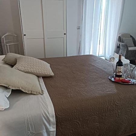 Casa Rosamari - Su Lago Di Posta Fibreno, Appartamento Con Camino 外观 照片