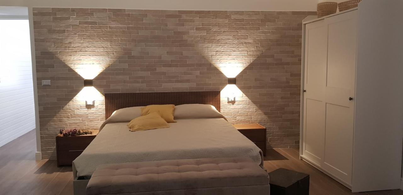 Casa Rosamari - Su Lago Di Posta Fibreno, Appartamento Con Camino 外观 照片