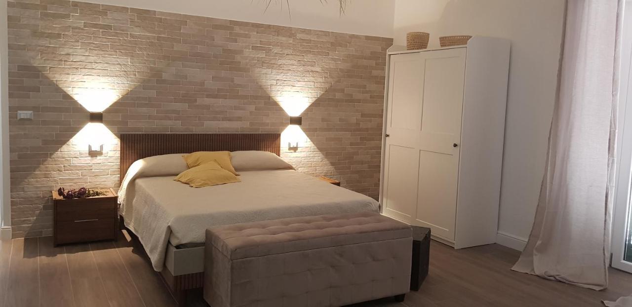 Casa Rosamari - Su Lago Di Posta Fibreno, Appartamento Con Camino 外观 照片